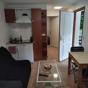  Appartement Deux Pièces Avec Grande Terrasse Au Calme